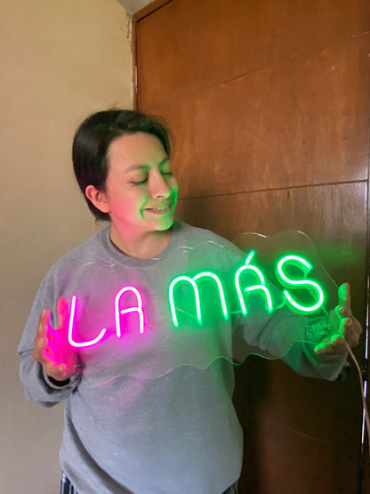 La Más